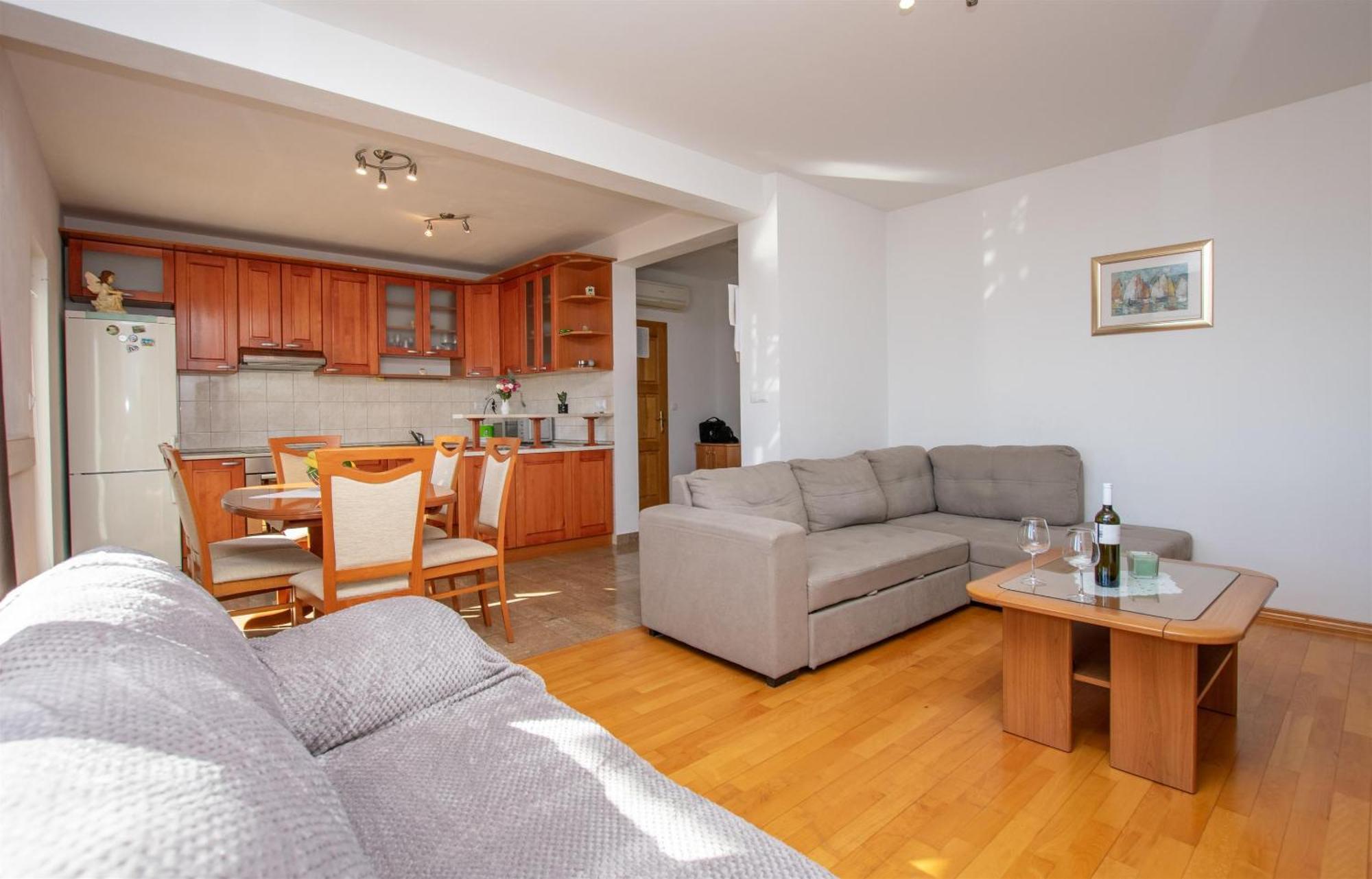 Apartment Zdravko Оміш Екстер'єр фото