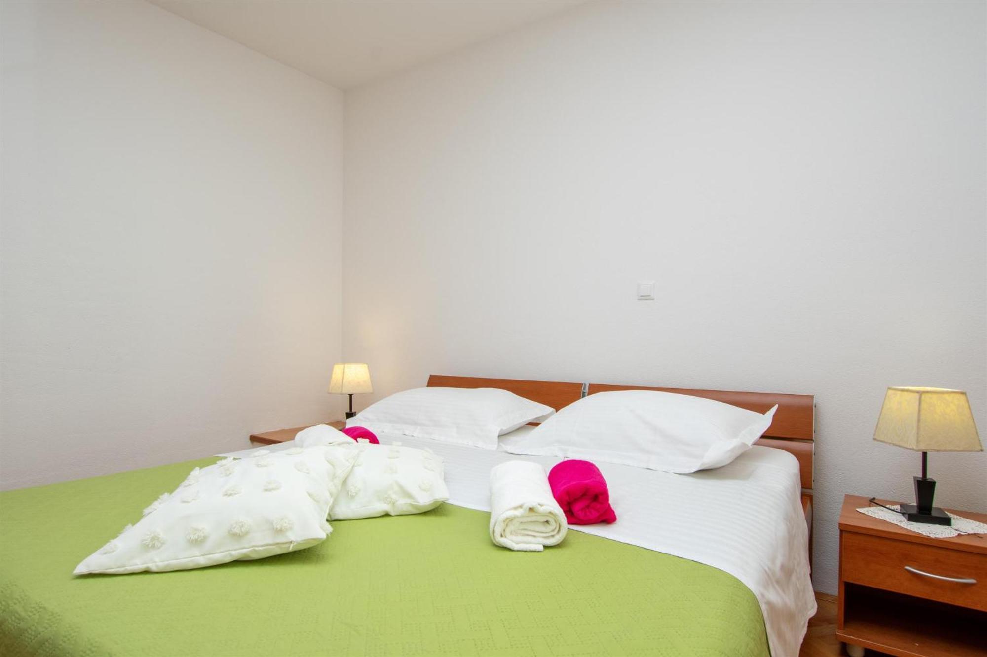 Apartment Zdravko Оміш Екстер'єр фото